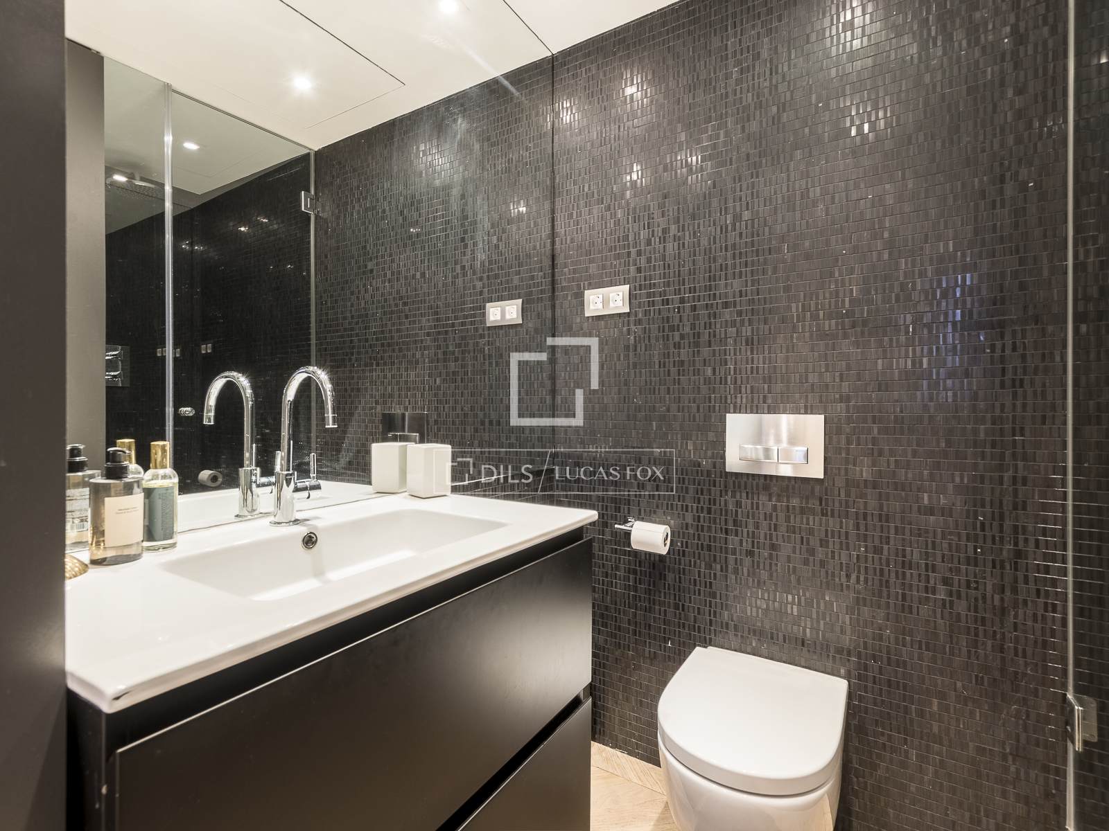 Dzīvoklis Barcelona, Spānijā 3 istabas, 133 m2 Nr. 168299