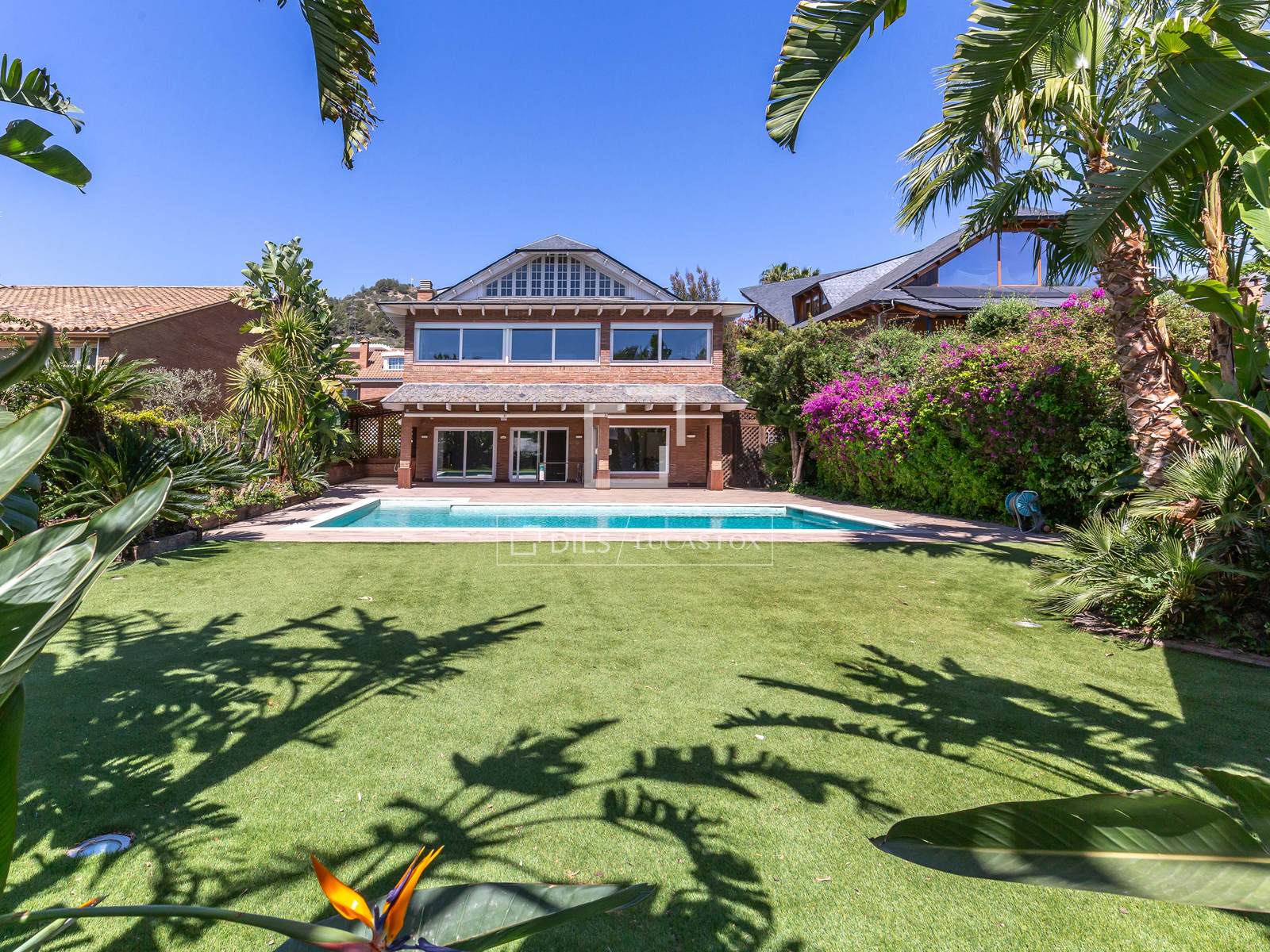 Villa à Sant Just Desvern, Barcelona, Espagne 3 chambres, 483 m2 No. 168300