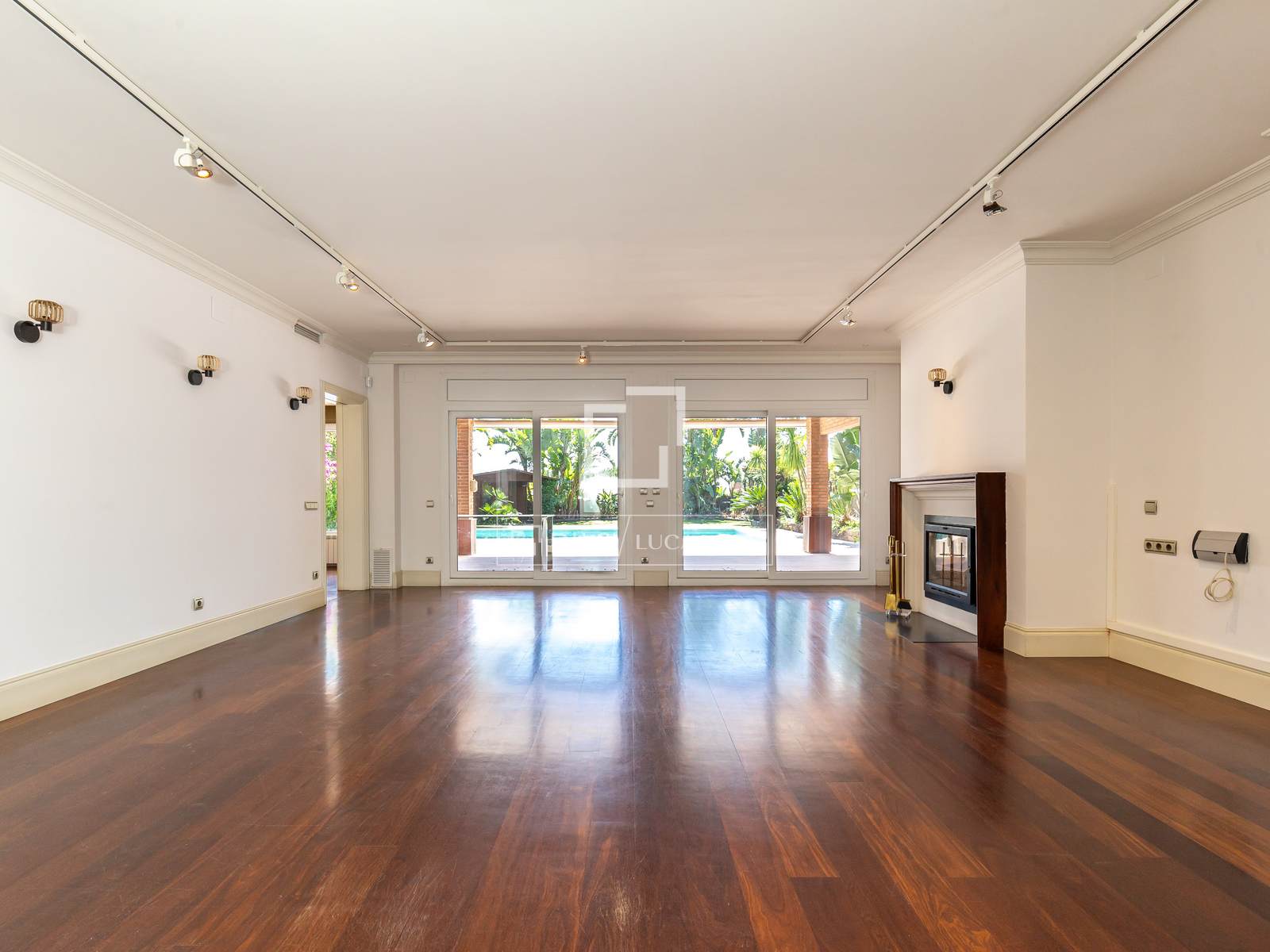 Villa à Sant Just Desvern, Barcelona, Espagne 3 chambres, 483 m2 No. 168300