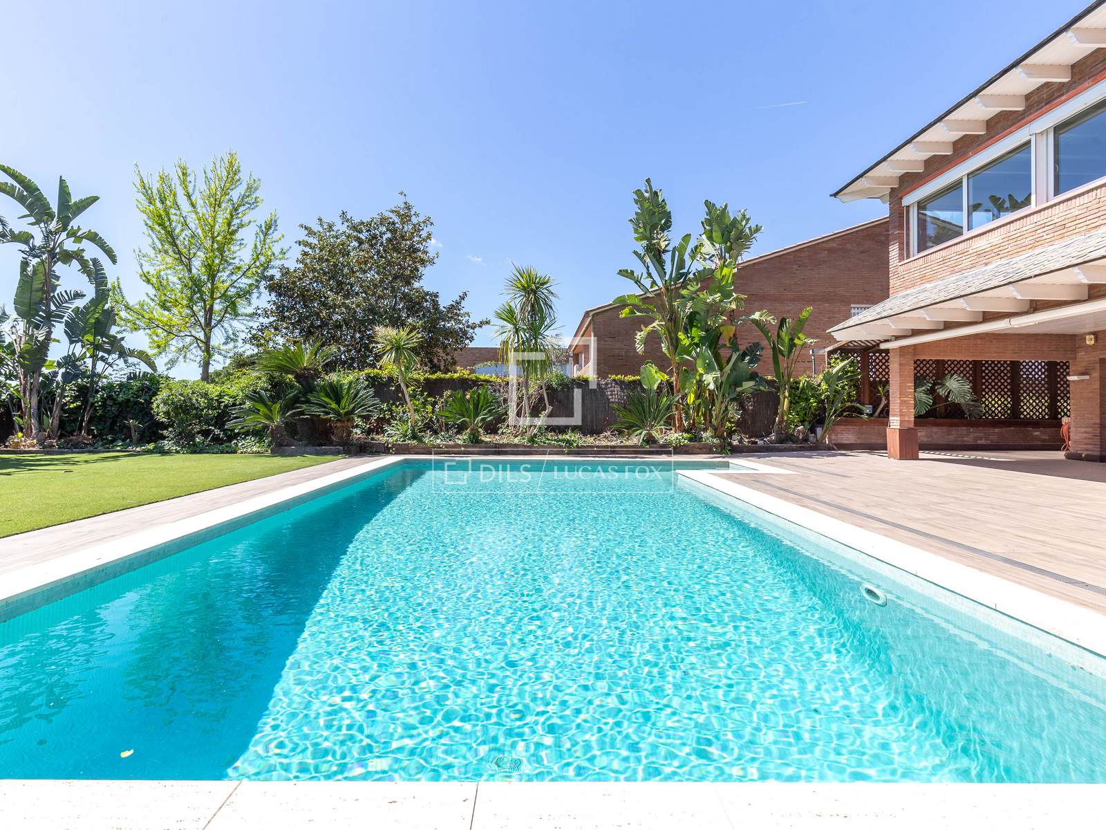 Villa à Sant Just Desvern, Barcelona, Espagne 3 chambres, 483 m2 No. 168300