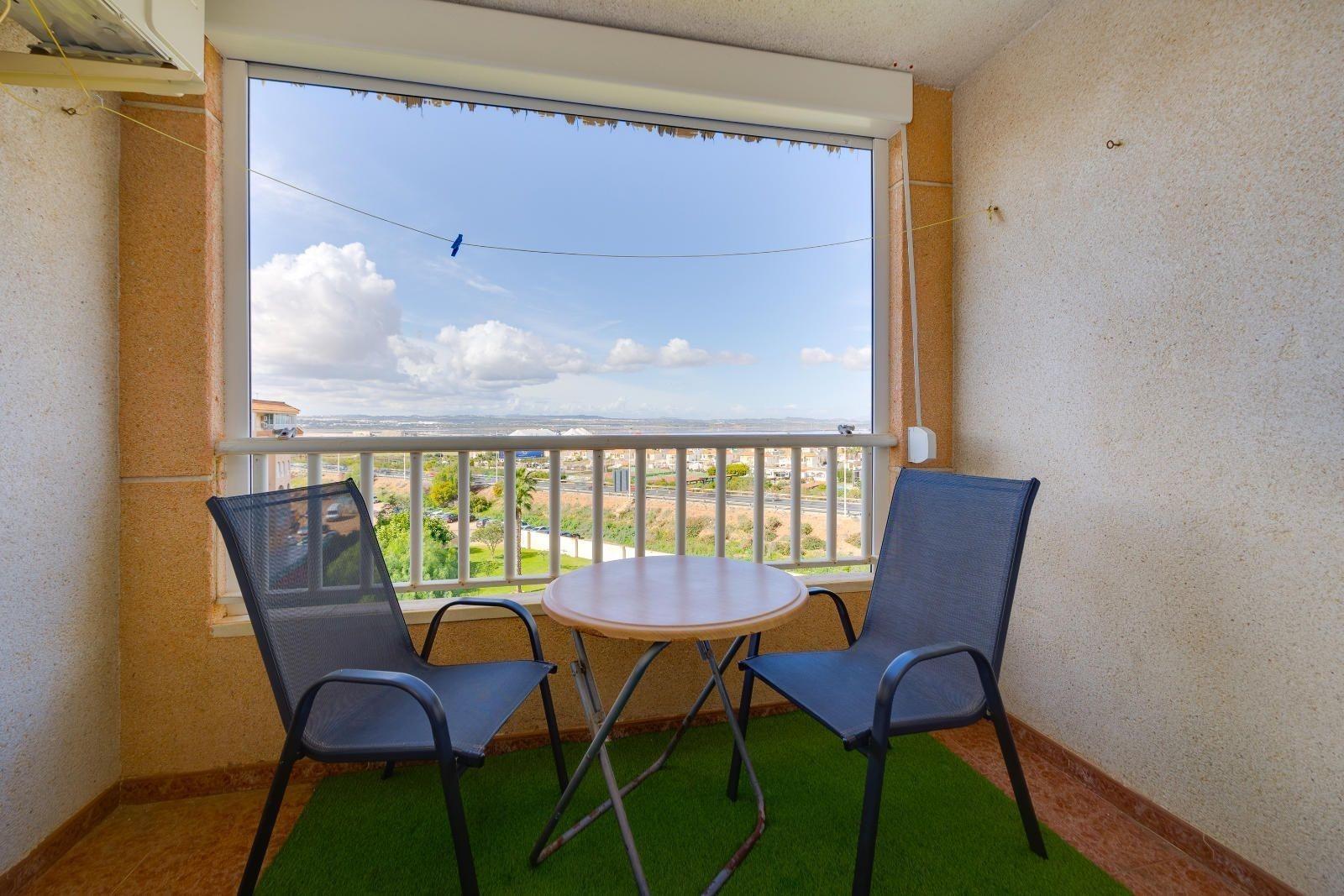 Penthouse in Torrevieja, Alicante, Spain 2 bedrooms, 61 sq.m. No. 184331