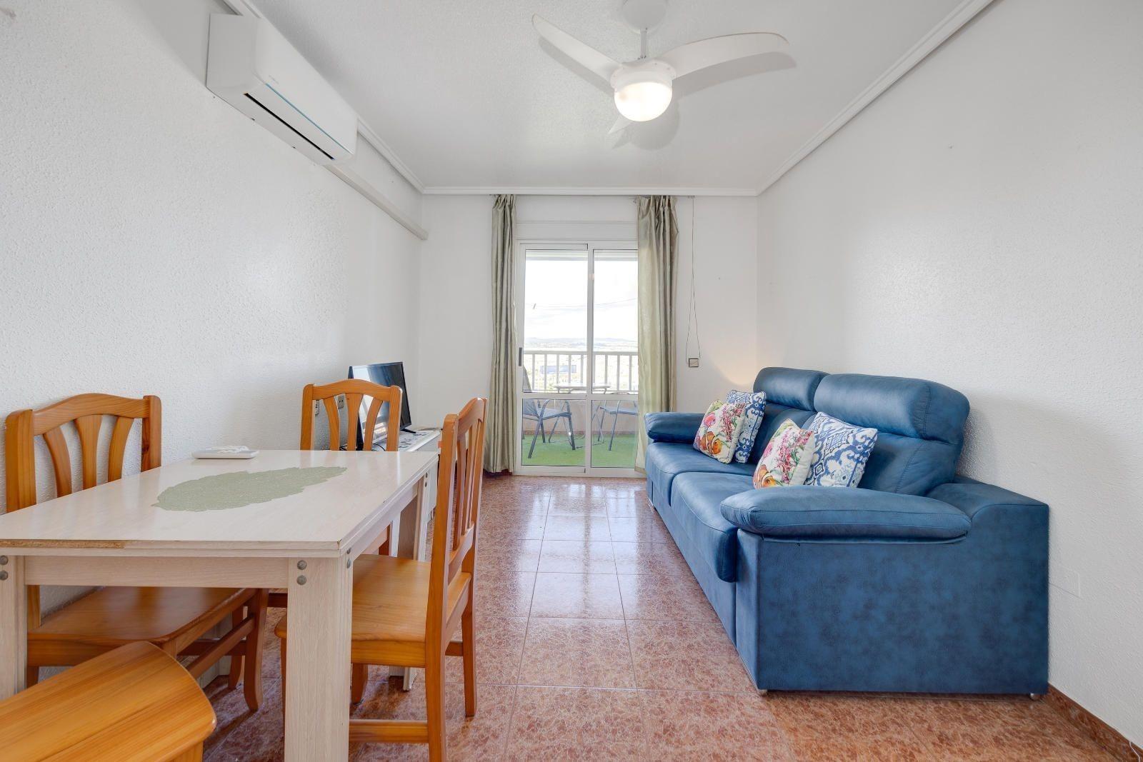 Penthouse in Torrevieja, Alicante, Spain 2 bedrooms, 61 sq.m. No. 184331