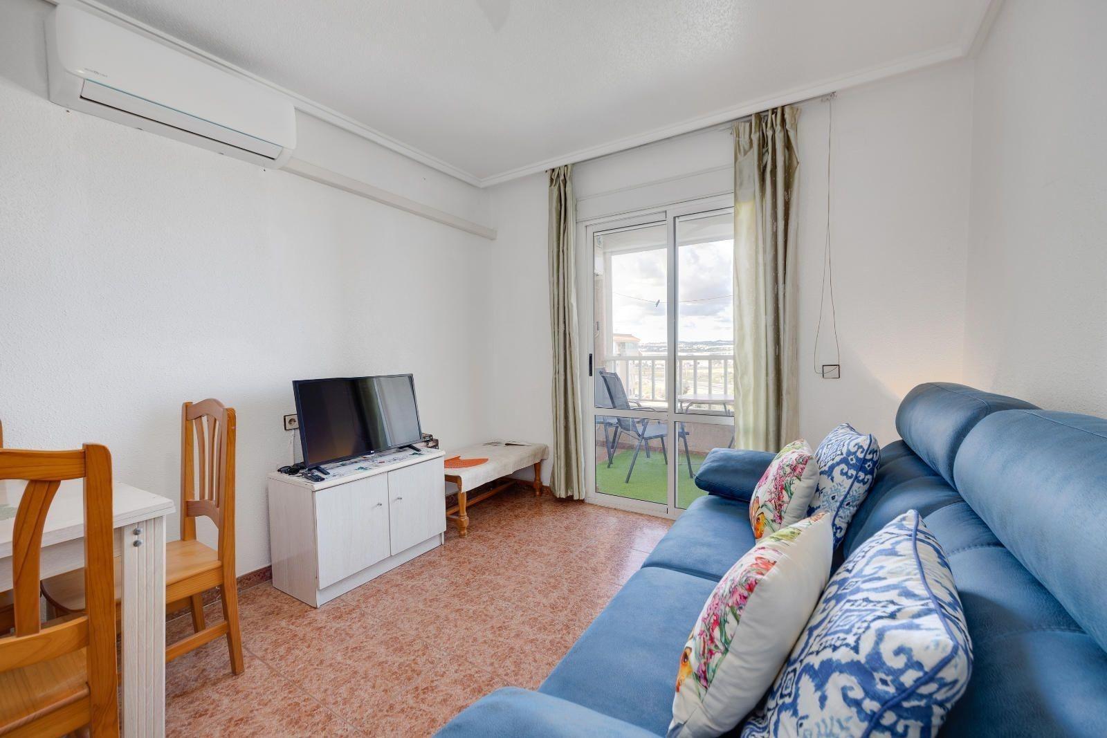 Penthouse in Torrevieja, Alicante, Spain 2 bedrooms, 61 sq.m. No. 184331