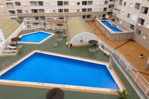 Apartment in Torrevieja, Alicante, Spain 2 bedrooms, 66 sq.m. No. 184335