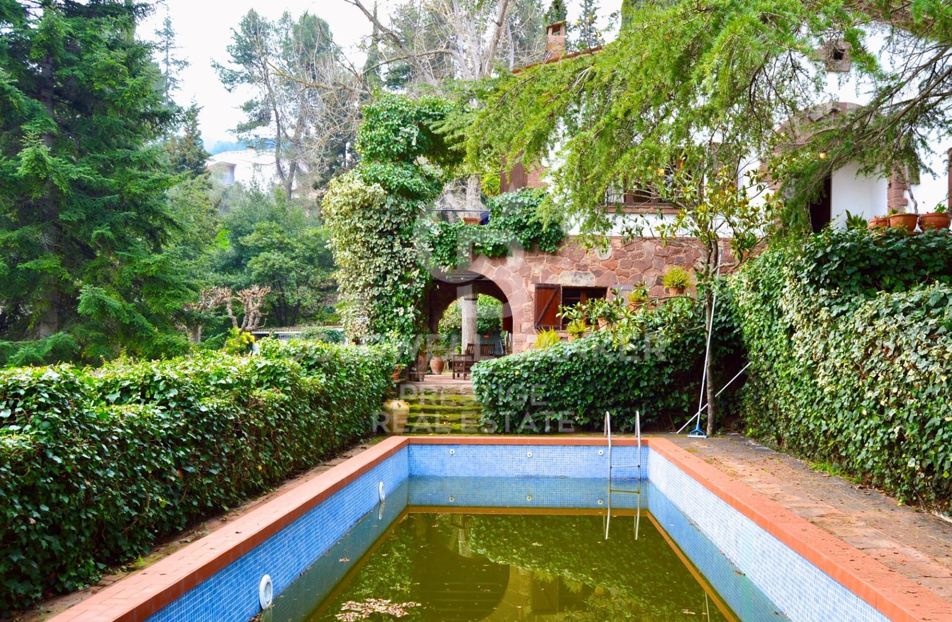 Сasa en Castellví de Rosanes, Barcelona, España 4 dormitorios, 249 m2 No. 159670