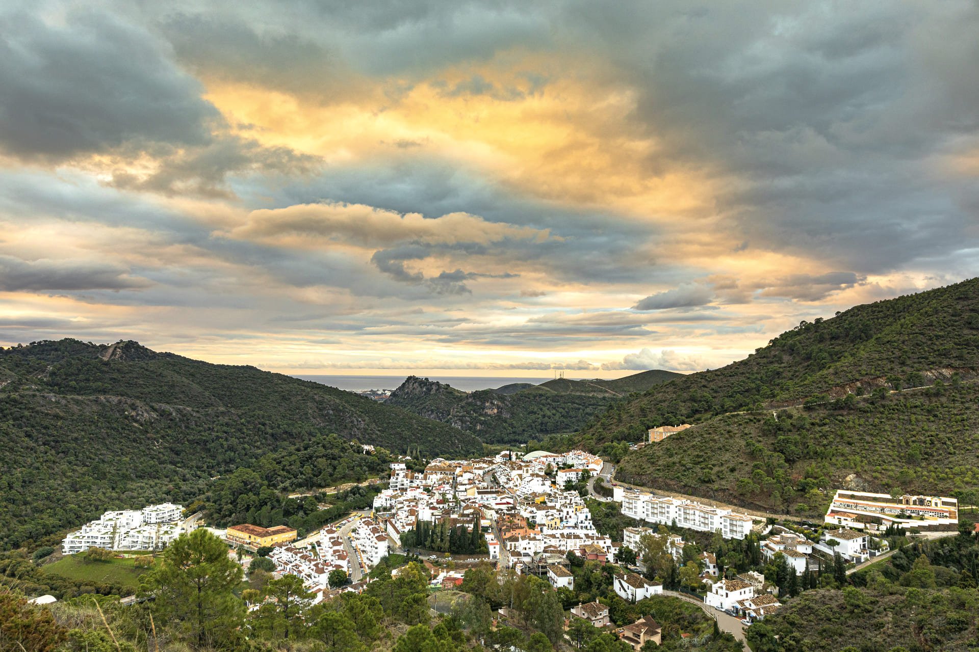 Bungalow i Benahavis, Malaga, Spanien 3 sovrum, 127 kvm. Nr. 135938