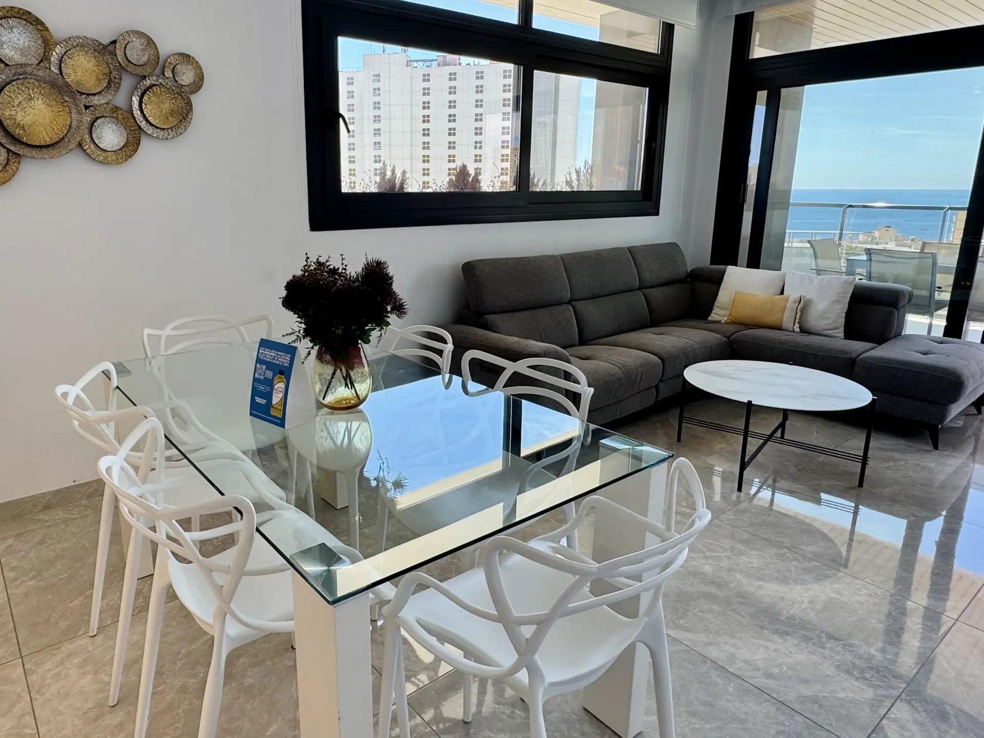 Apartamento en Benidorm, Alicante, España 3 dormitorios, 160 m2 No. 189055