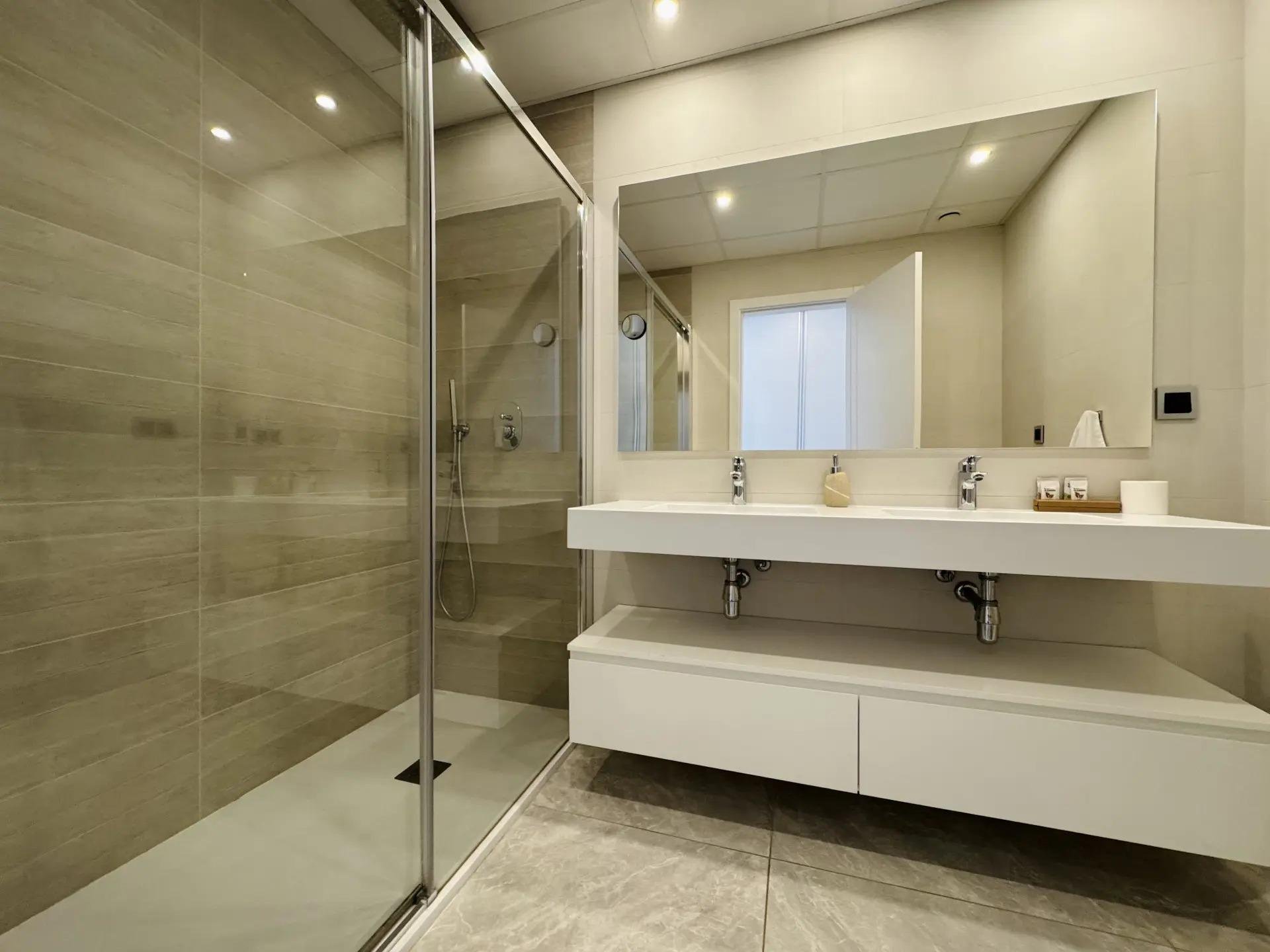 Apartamento en Benidorm, Alicante, España 3 dormitorios, 160 m2 No. 189055