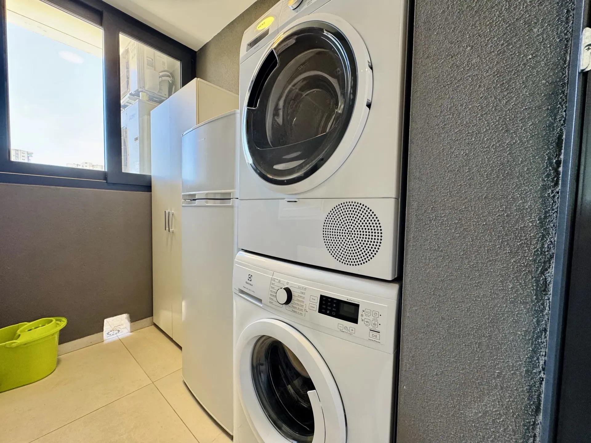 Apartamento en Benidorm, Alicante, España 3 dormitorios, 160 m2 No. 189055