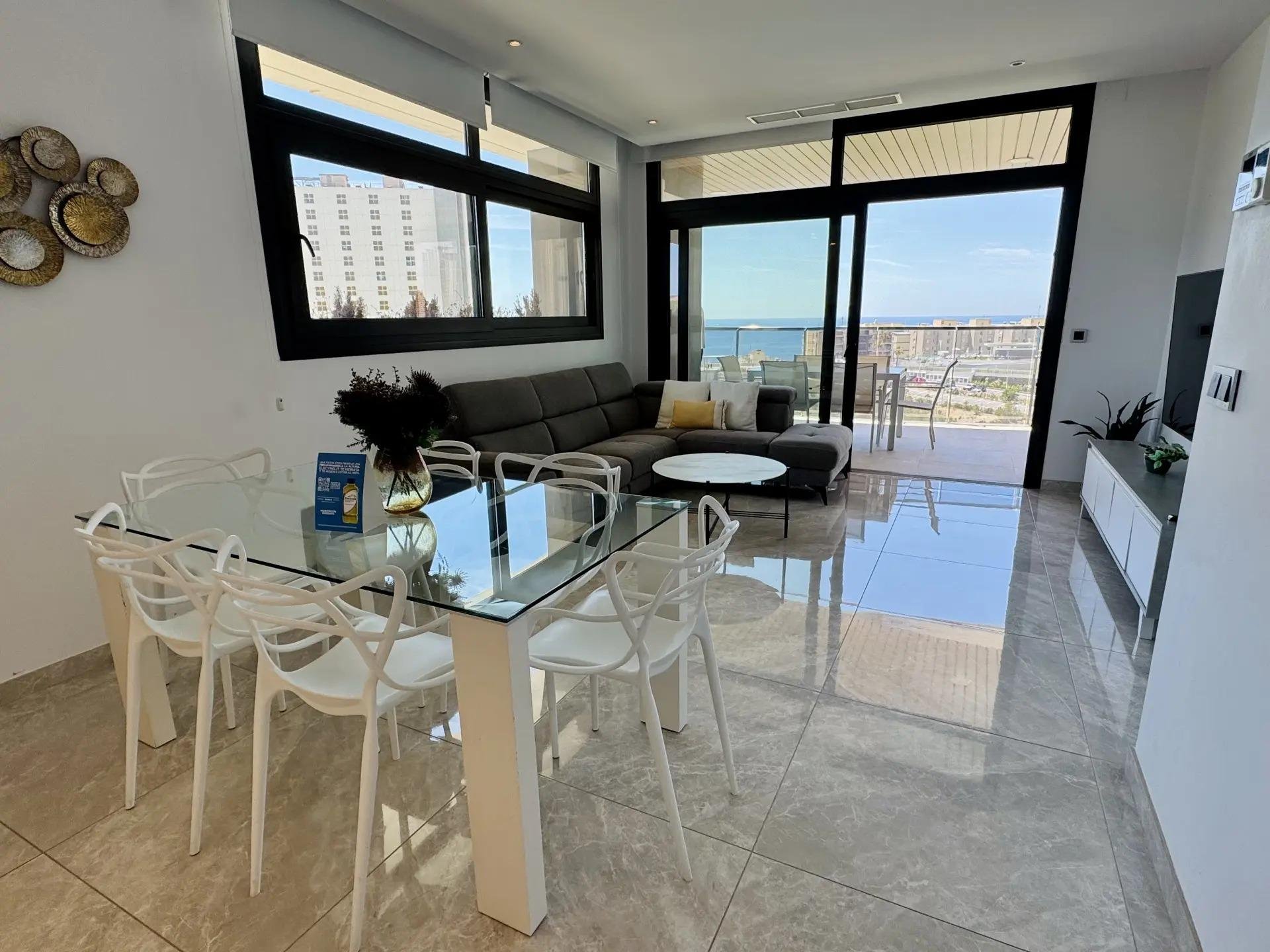 Apartamento en Benidorm, Alicante, España 3 dormitorios, 160 m2 No. 189055