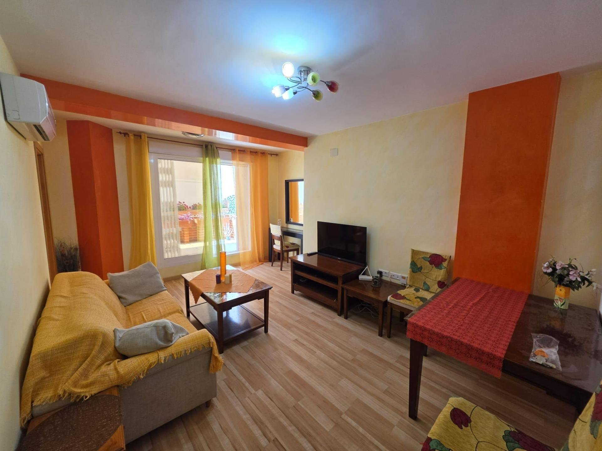 Apartment à Torrevieja, Alicante, Espagne 1 chambre, 55 m2 No. 193740