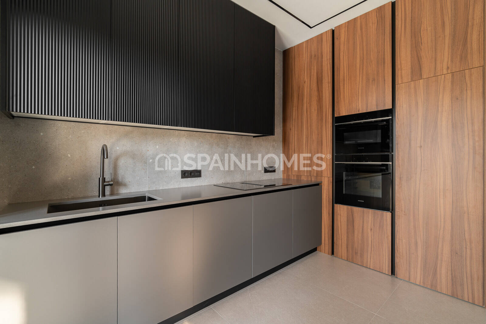 Villa in Castelldefels, Barcelona, Spain 5 bedrooms, 264 sq.m. No. 164709