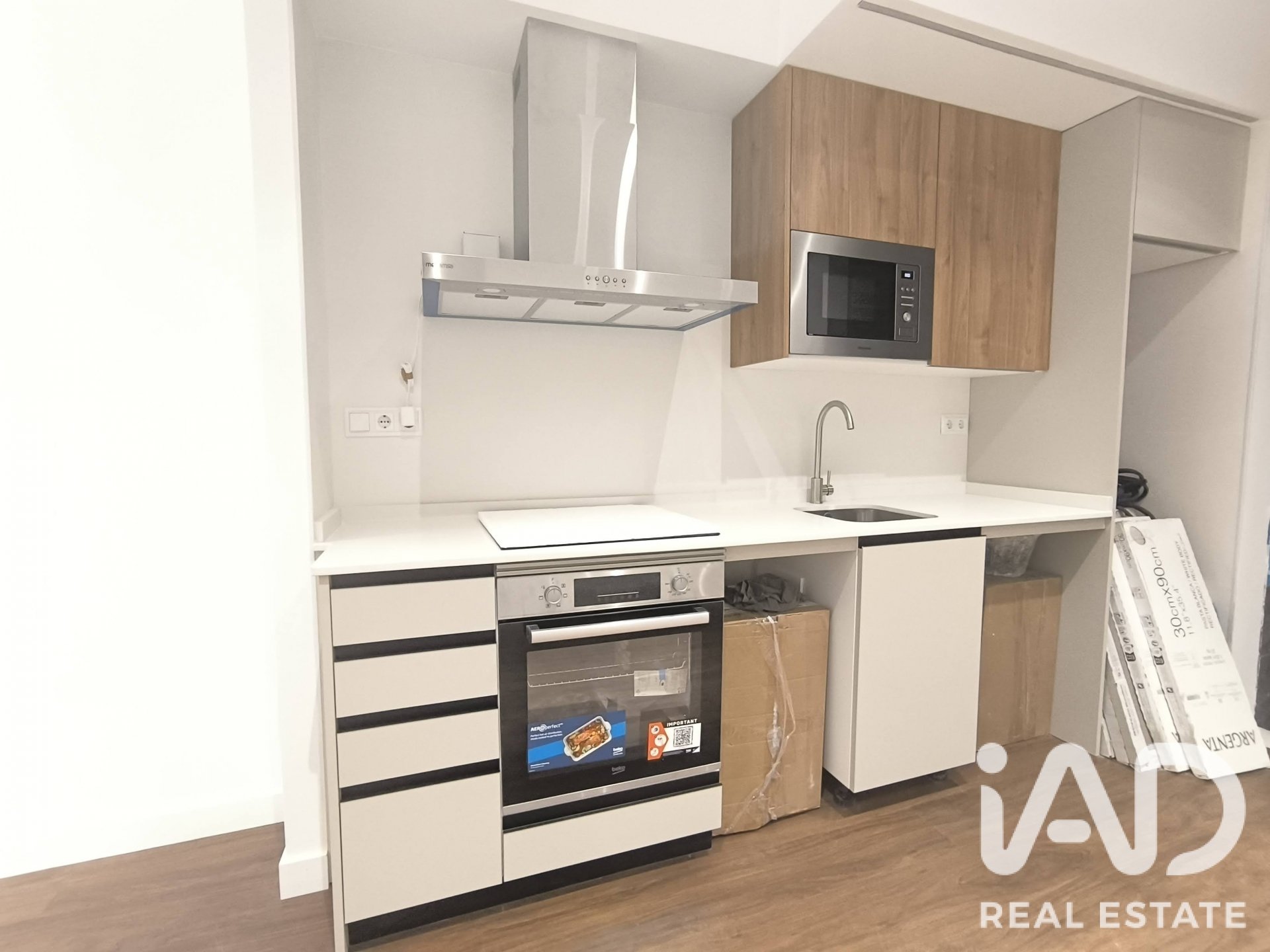 Huoneisto Madrid, Espanja 1 makuuhuone, 56 m2 No. 188168