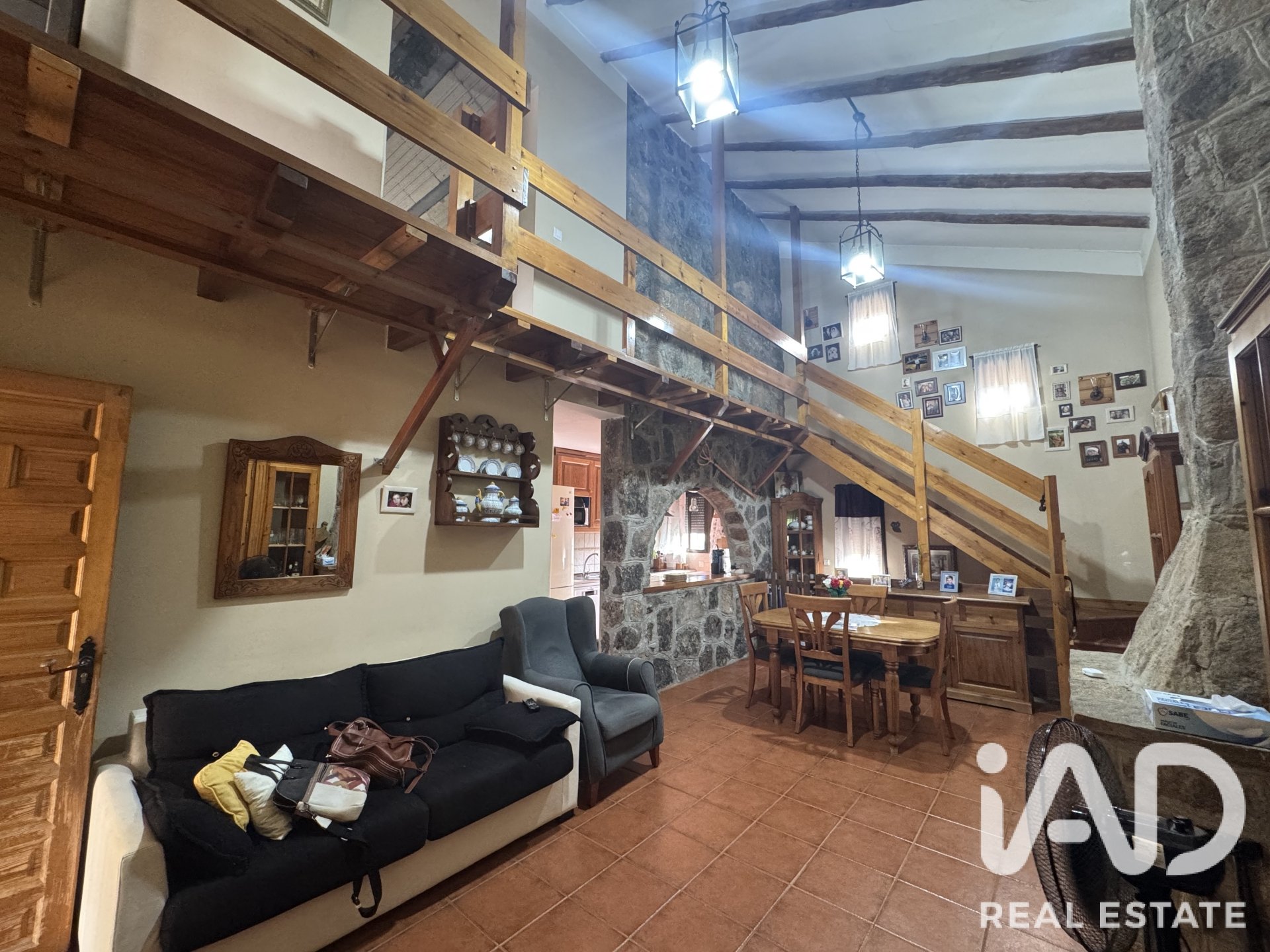House in Almorox, Toledo, Spain 3 bedrooms, 307 sq.m. No. 188172