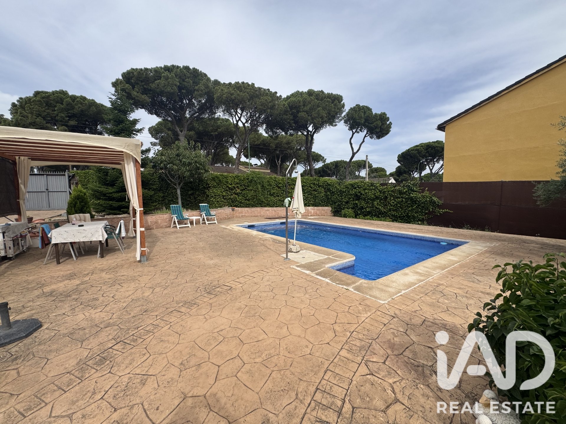 House in Almorox, Toledo, Spain 3 bedrooms, 307 sq.m. No. 188172