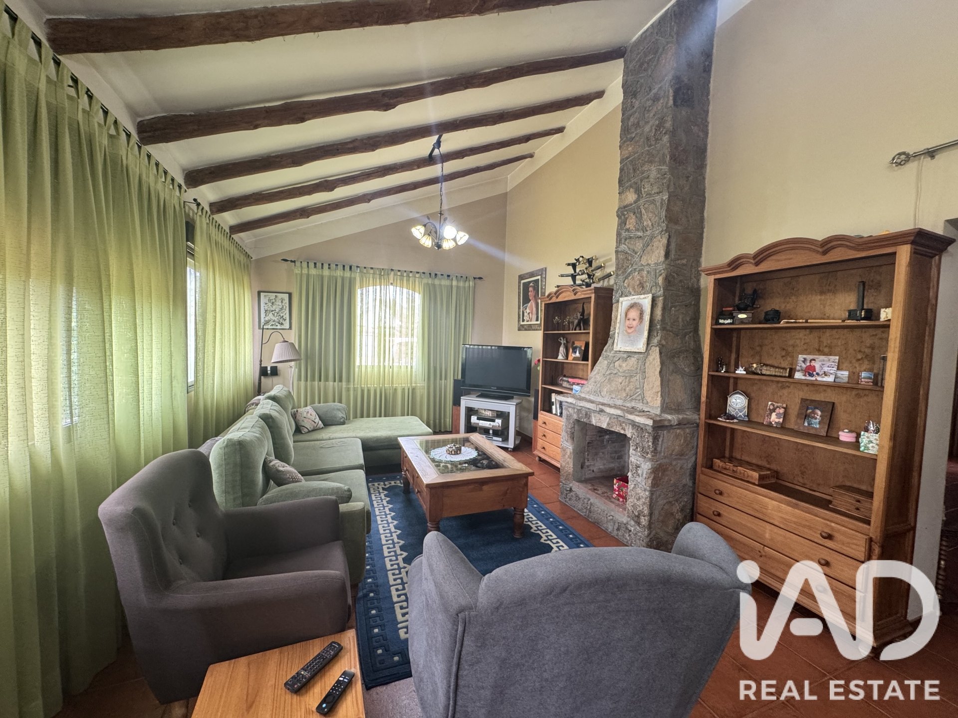 House in Almorox, Toledo, Spain 3 bedrooms, 307 sq.m. No. 188172