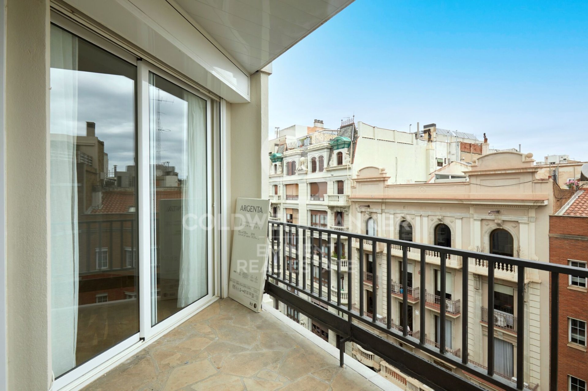 Квартира в Барселона, Испания 2 спальни, 90м2 №158324