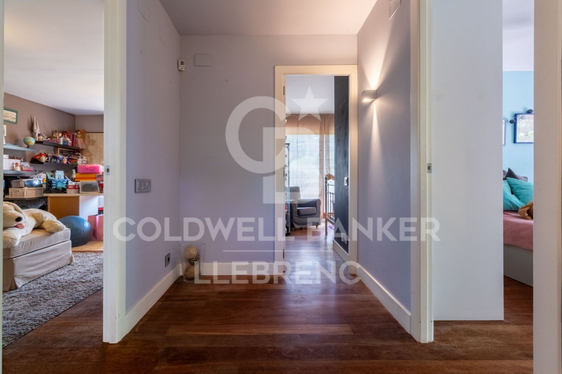 Talo Barcelona, Espanja 5 makuuhuonetta, 447 m2 No. 160174