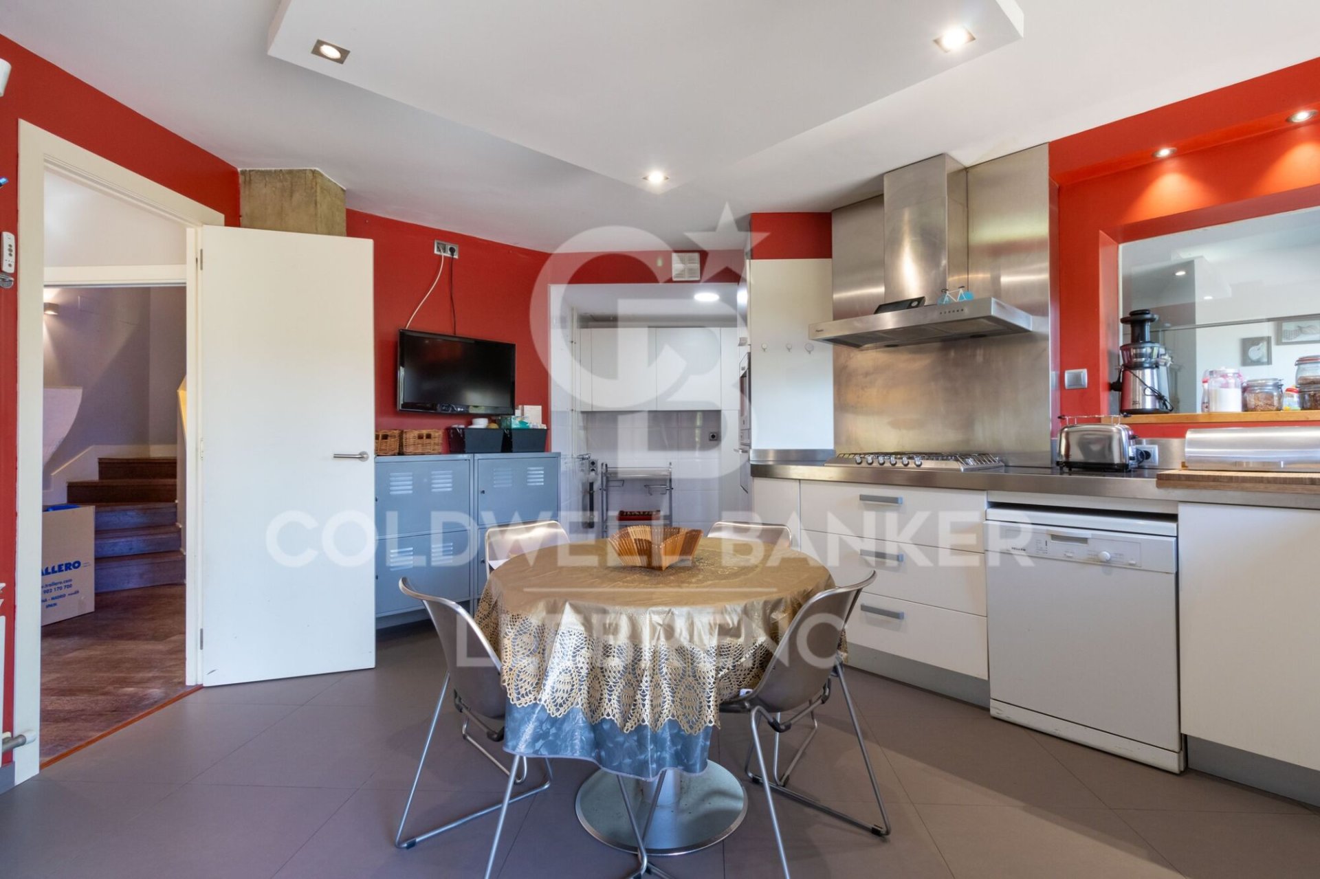 Talo Barcelona, Espanja 5 makuuhuonetta, 447 m2 No. 160174