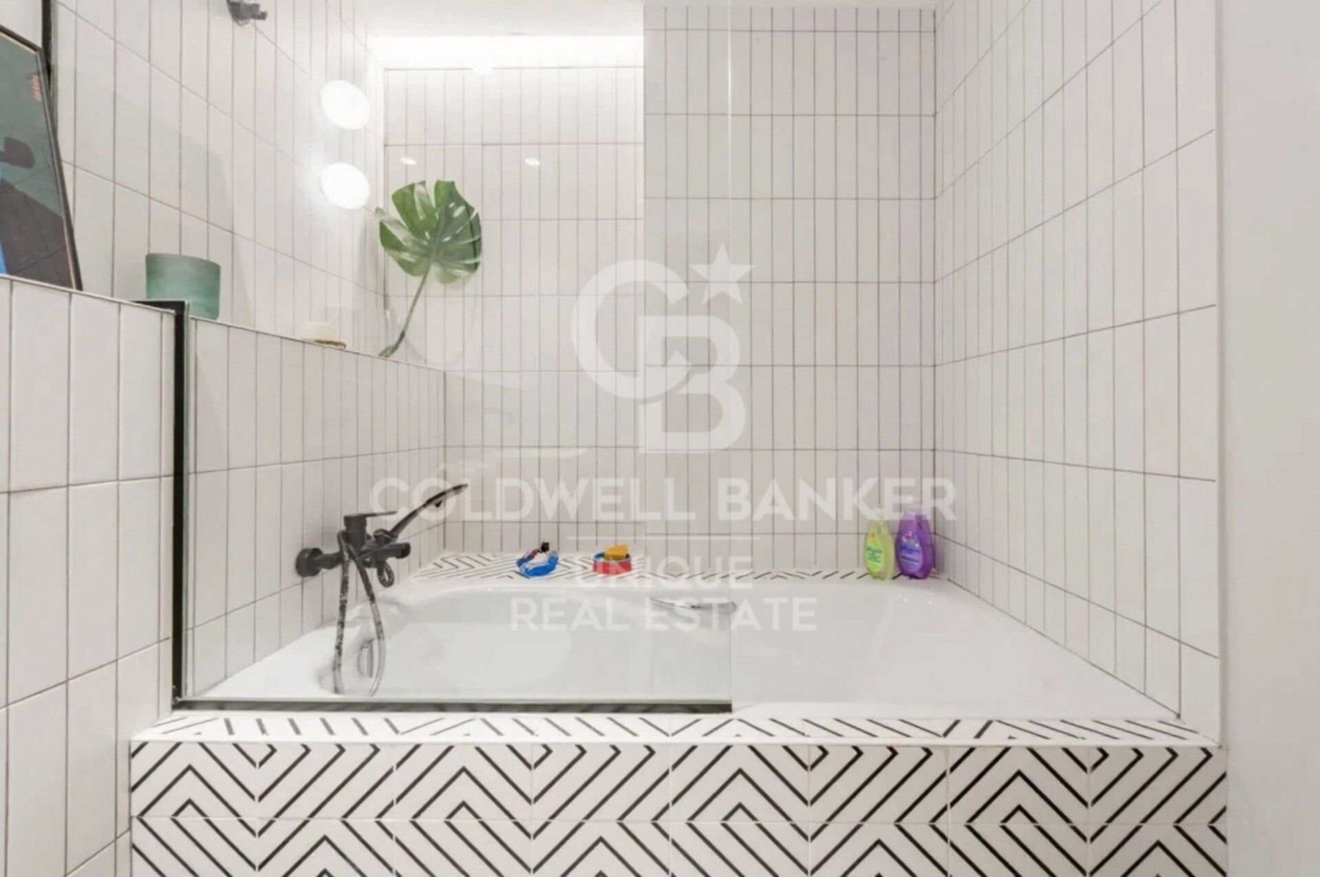 Apartment à Madrid, Espagne 2 chambres, 146 m2 No. 178747