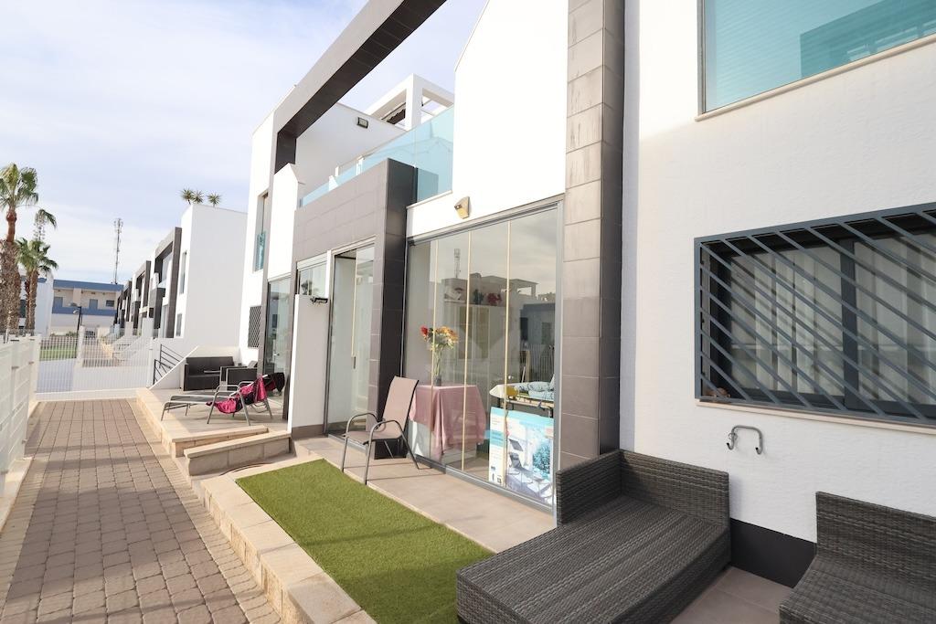 Bungalow in La Zenia, Alicante, Spain 2 bedrooms, 70 sq.m. No. 165811