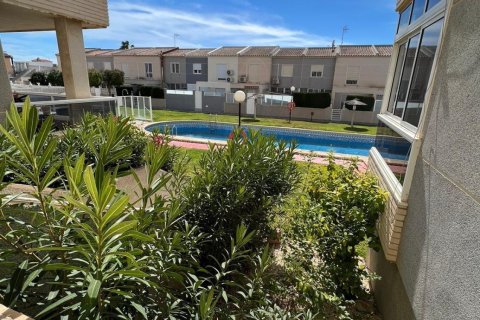 Apartment in Torrevieja, Alicante, Spain 2 bedrooms, 75 sq.m. No. 188523