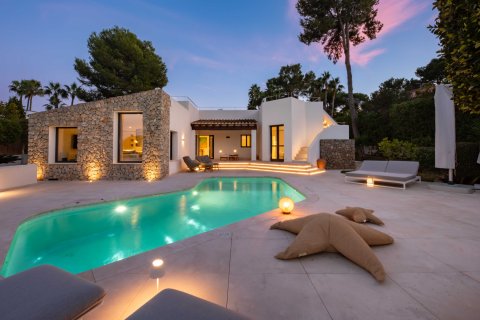 Villa en Santa Ponsa, Mallorca, España 4 dormitorios, 290 m2 No. 143786