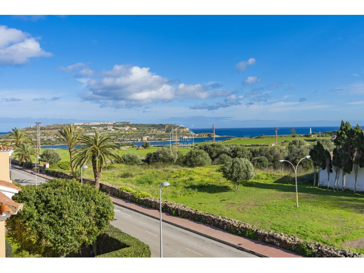 Lägenhet i Es Castell, Menorca, Spanien 4 sovrum, 107 kvm. Nr. 149894