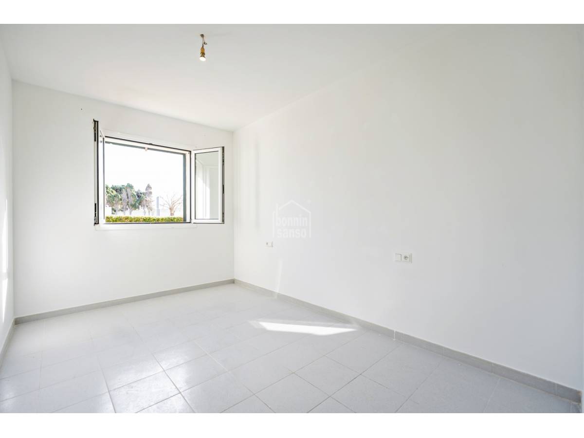 Lägenhet i Es Castell, Menorca, Spanien 4 sovrum, 107 kvm. Nr. 149894