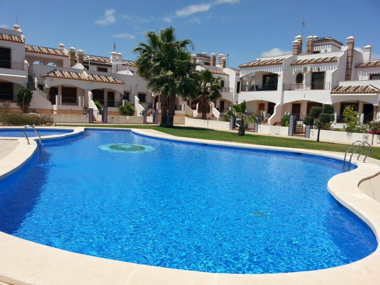 Kaupunkipientalo Villamartin, Alicante, Espanja 2 makuuhuonetta, 90 m2 No. 155599
