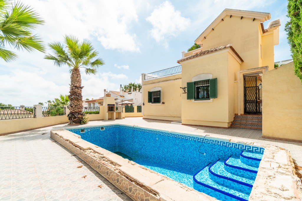 Villa in Alicante, Spain 3 bedrooms, 125 sq.m. No. 145388