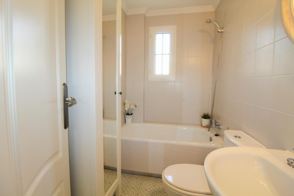 Apartment in Torrevieja, Alicante, Spain 3 bedrooms, 84 sq.m. No. 145389