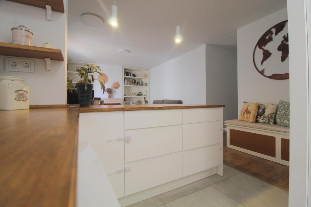 Apartment in Torrevieja, Alicante, Spain 3 bedrooms, 84 sq.m. No. 145389