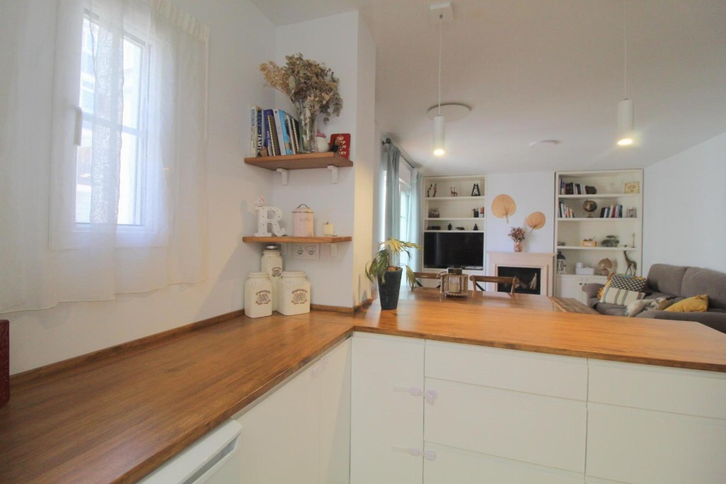 Apartment in Torrevieja, Alicante, Spain 3 bedrooms, 84 sq.m. No. 145389