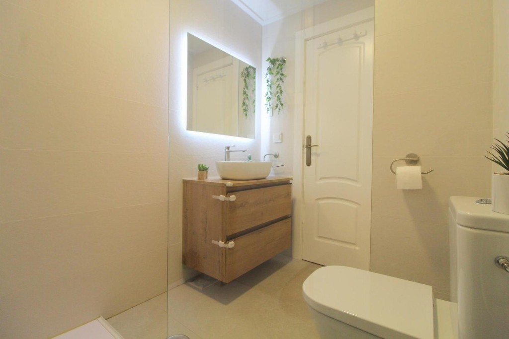 Apartment in Torrevieja, Alicante, Spain 3 bedrooms, 84 sq.m. No. 145389