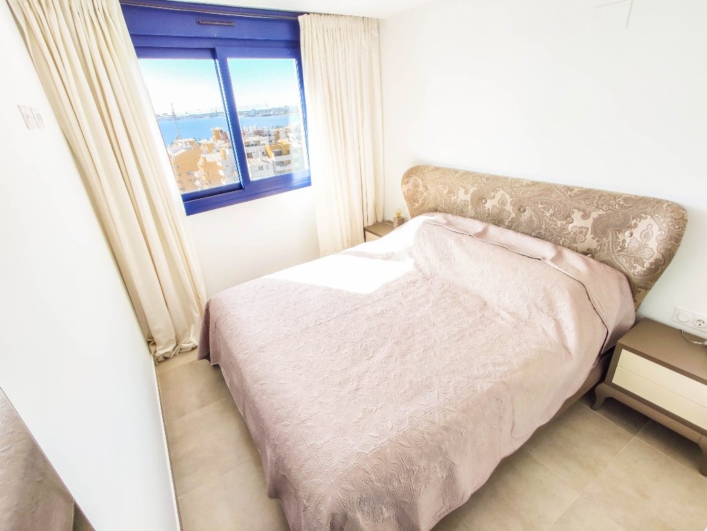 Apartamento en Punta Prima, Alicante, España 2 dormitorios, 70 m2 No. 145391