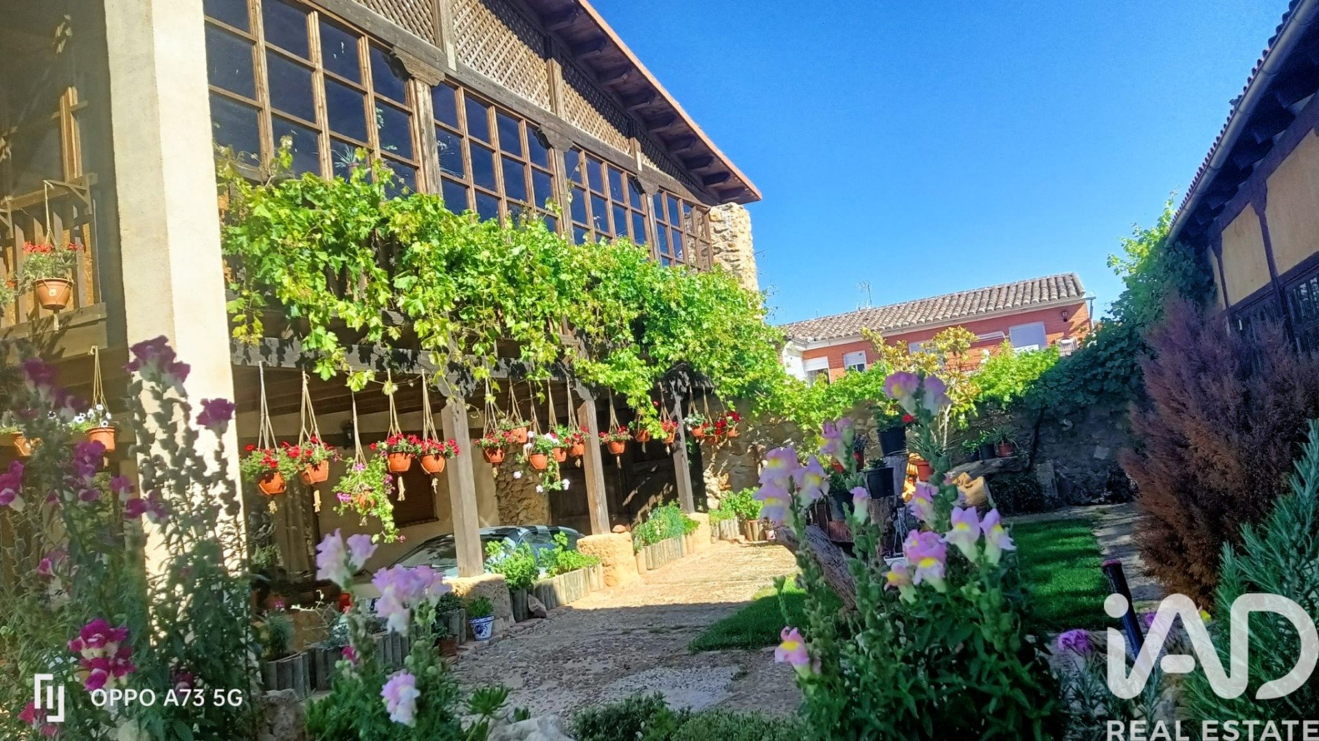 Propiedad comercial en León, España 727 m2 No. 152617