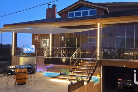 House in Villaturiel, Leon, Spanien 4 Schlafzimmer, 431 m2 Nr. 153028