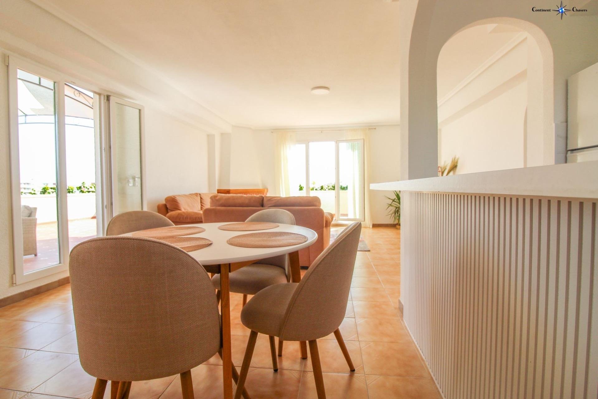 Appartamento a Punta Prima, Alicante, Spagna 2 camere da letto, 85 mq. N° 144432