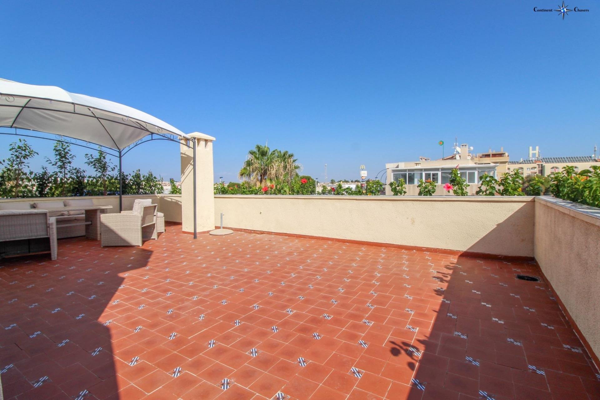 Appartamento a Punta Prima, Alicante, Spagna 2 camere da letto, 85 mq. N° 144432