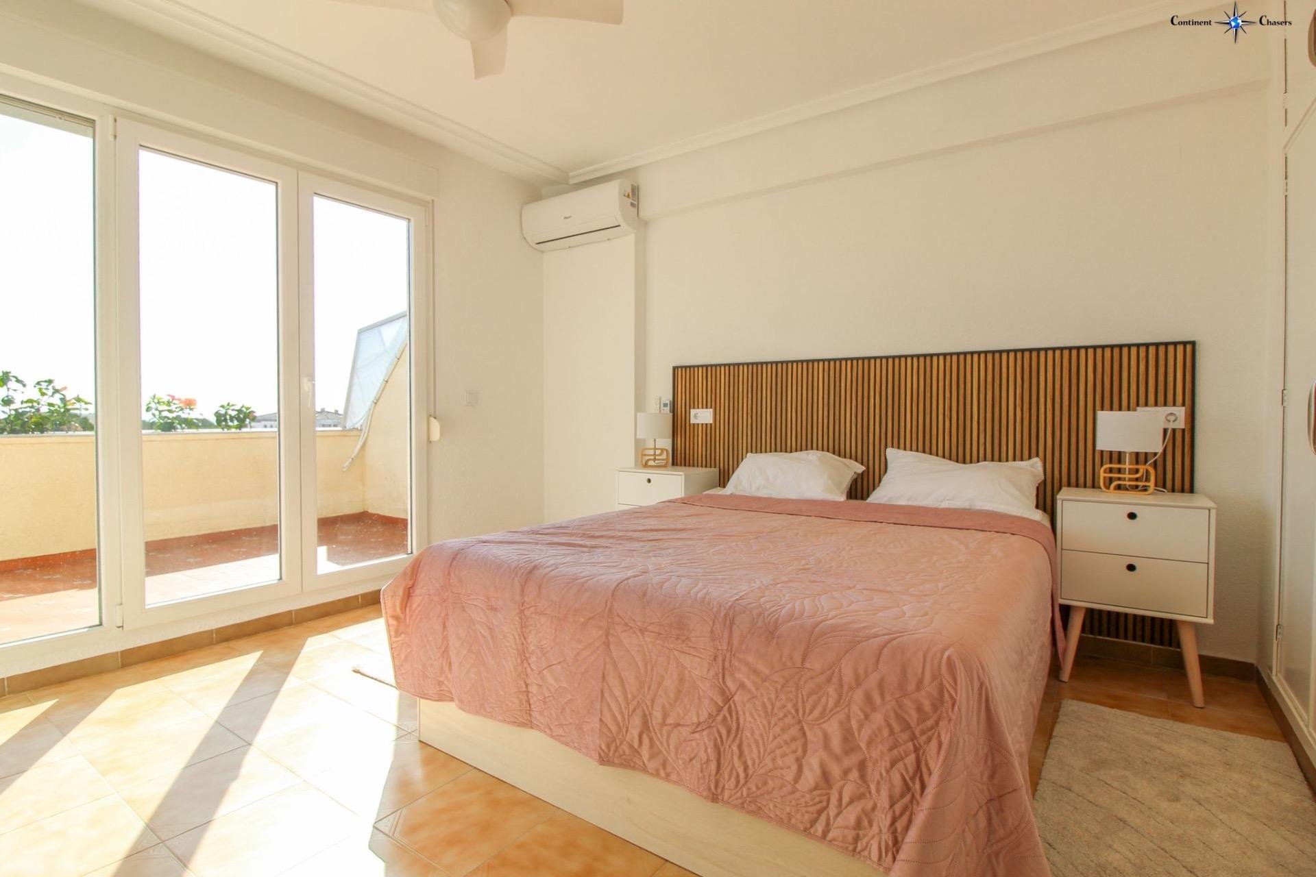 Appartamento a Punta Prima, Alicante, Spagna 2 camere da letto, 85 mq. N° 144432