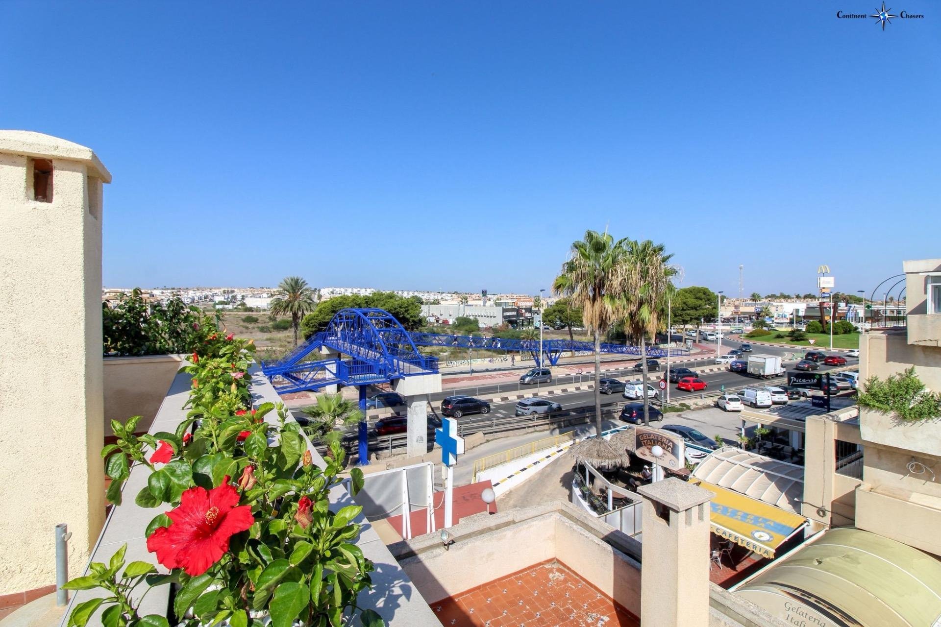 Appartamento a Punta Prima, Alicante, Spagna 2 camere da letto, 85 mq. N° 144432