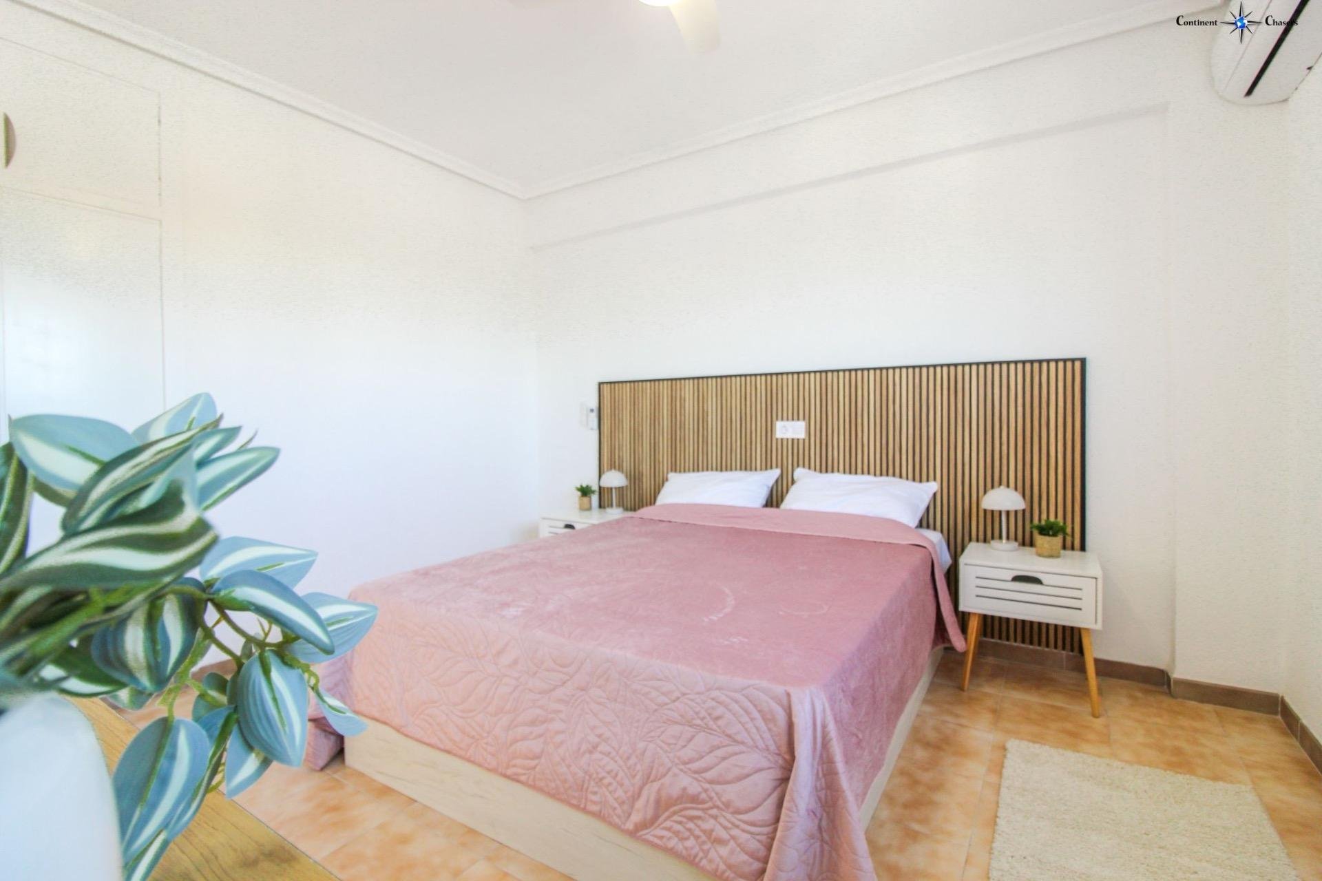 Appartamento a Punta Prima, Alicante, Spagna 2 camere da letto, 85 mq. N° 144432