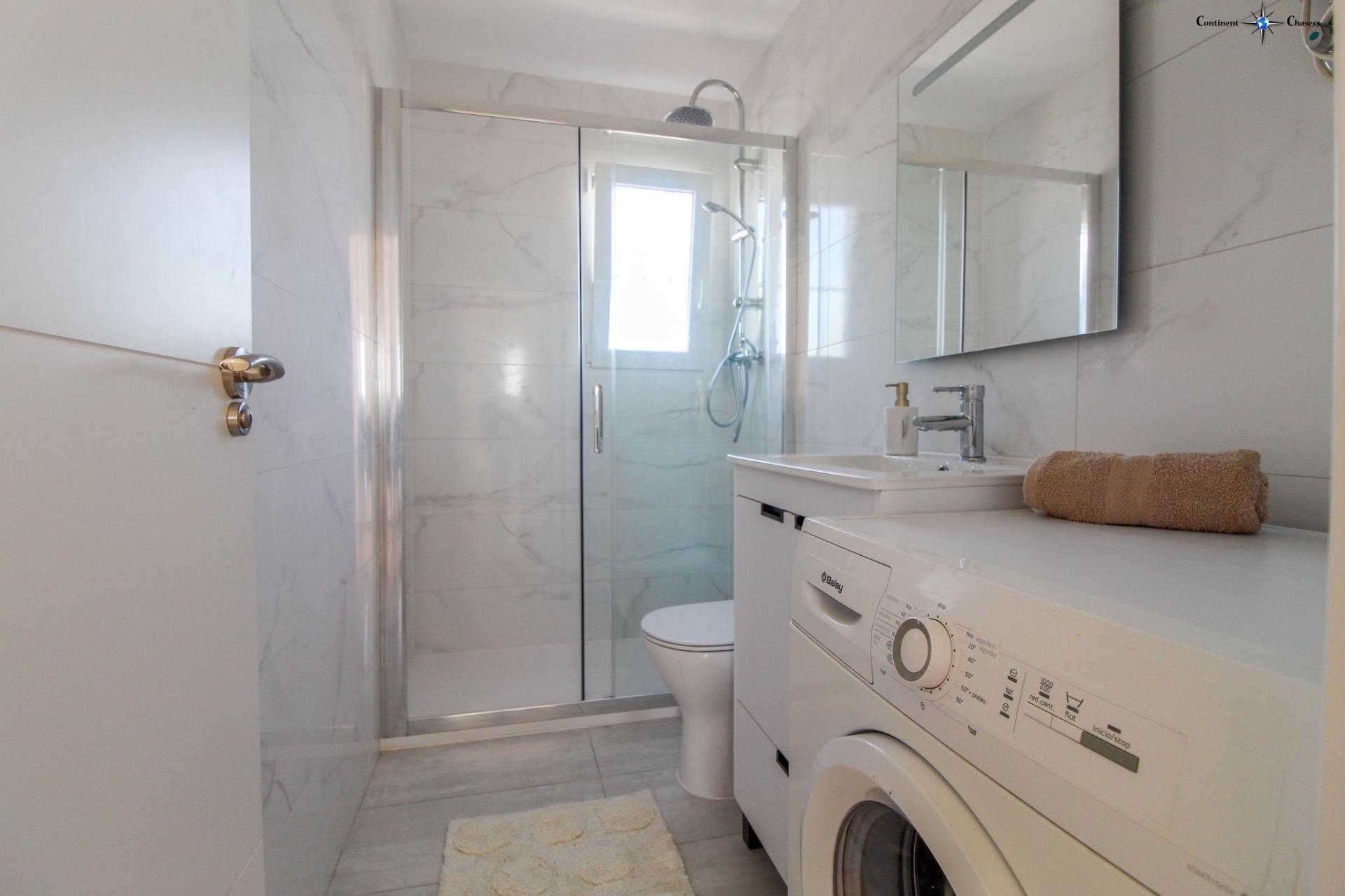Appartamento a Punta Prima, Alicante, Spagna 2 camere da letto, 85 mq. N° 144432