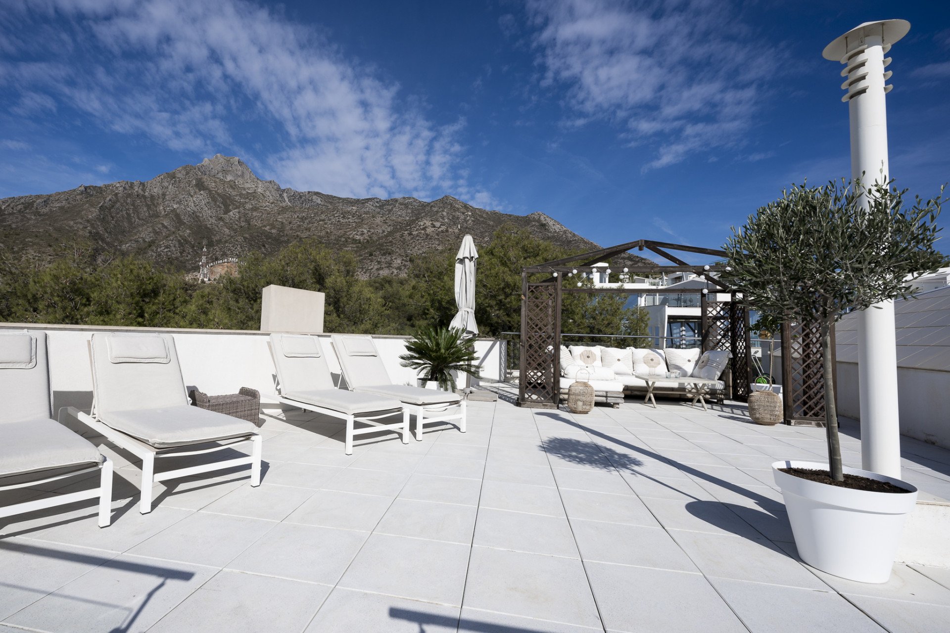 Kamienica w Marbella, Malaga, Hiszpania 3 sypialnie, 454 mkw. nr 70987