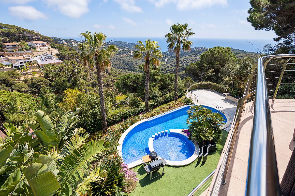 Casa a Lloret de Mar, Girona, Spagna 6 camere da letto, 360 mq. N° 22784