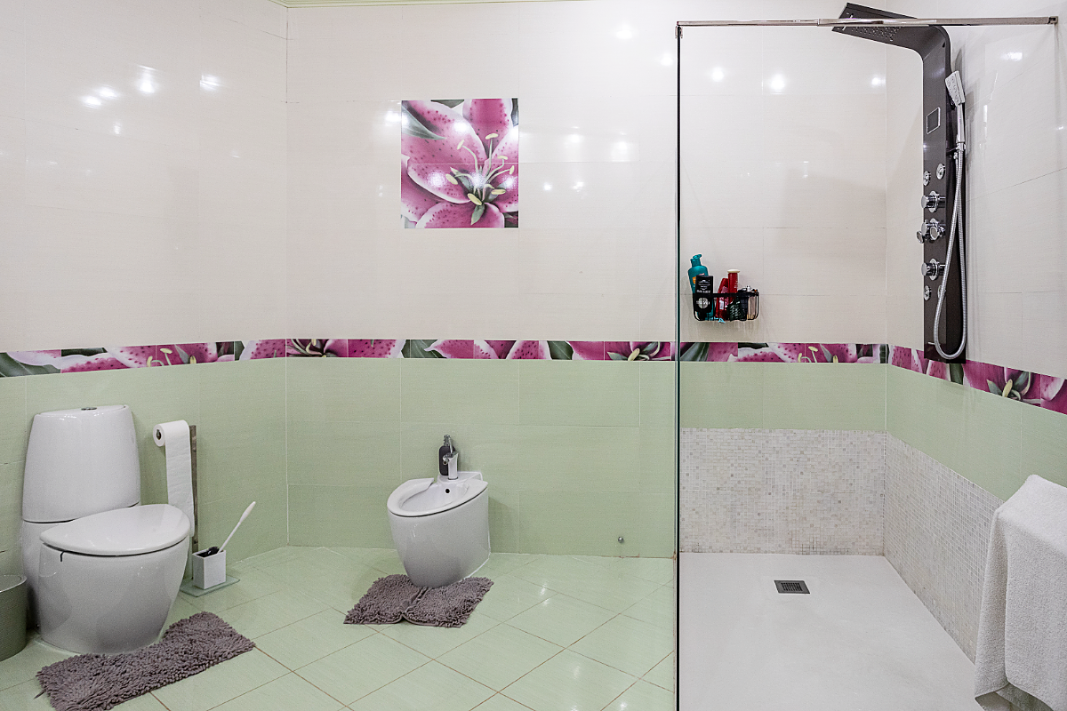 Casa a Lloret de Mar, Girona, Spagna 6 camere da letto, 360 mq. N° 22784