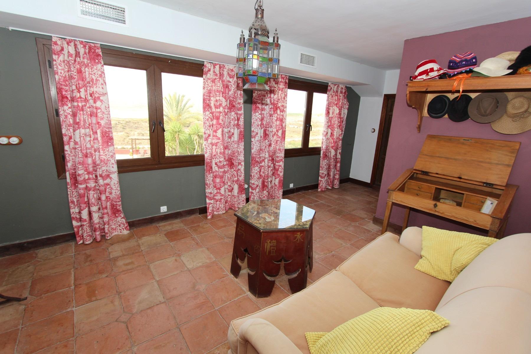 Huvila San Miguel de Salinas, Alicante, Espanja 4 makuuhuonetta,  No. 80190