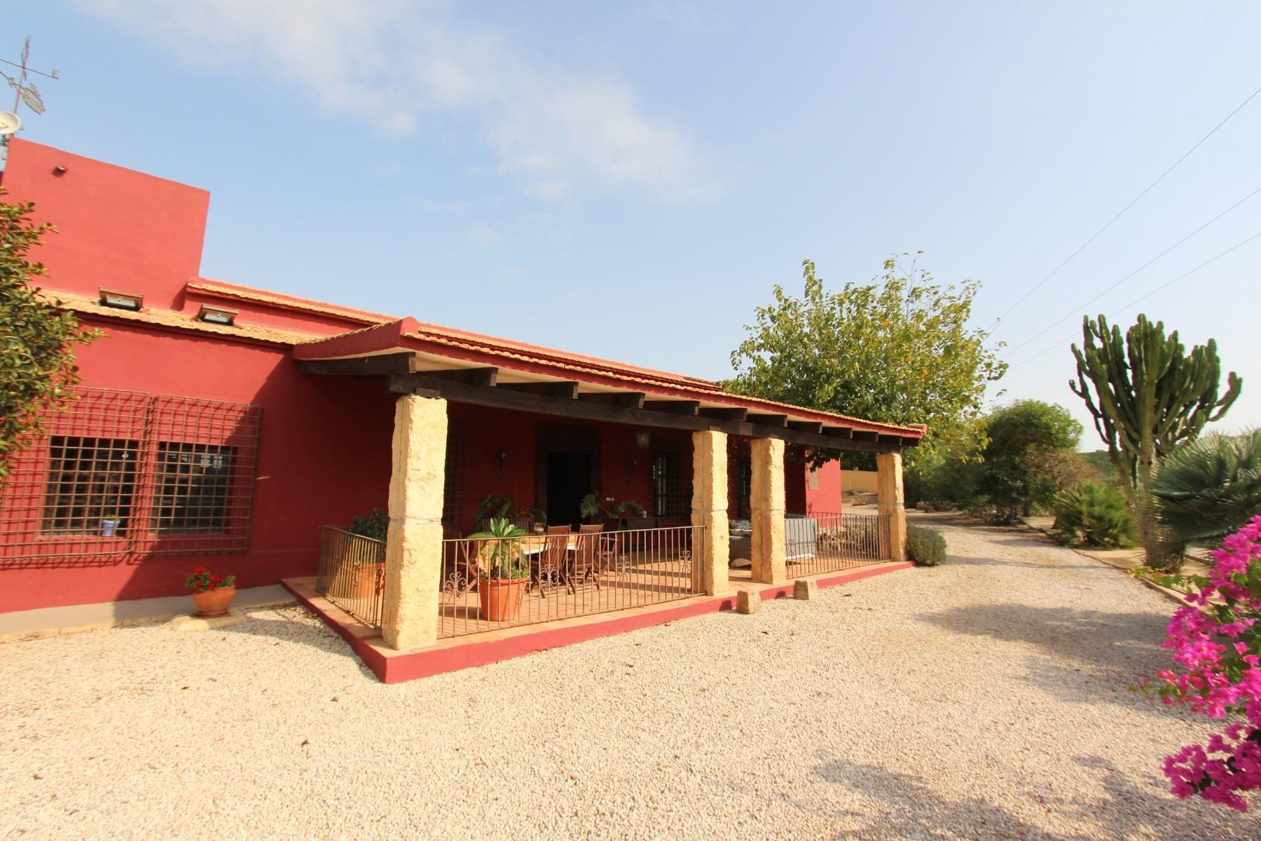 Huvila San Miguel de Salinas, Alicante, Espanja 4 makuuhuonetta,  No. 80190