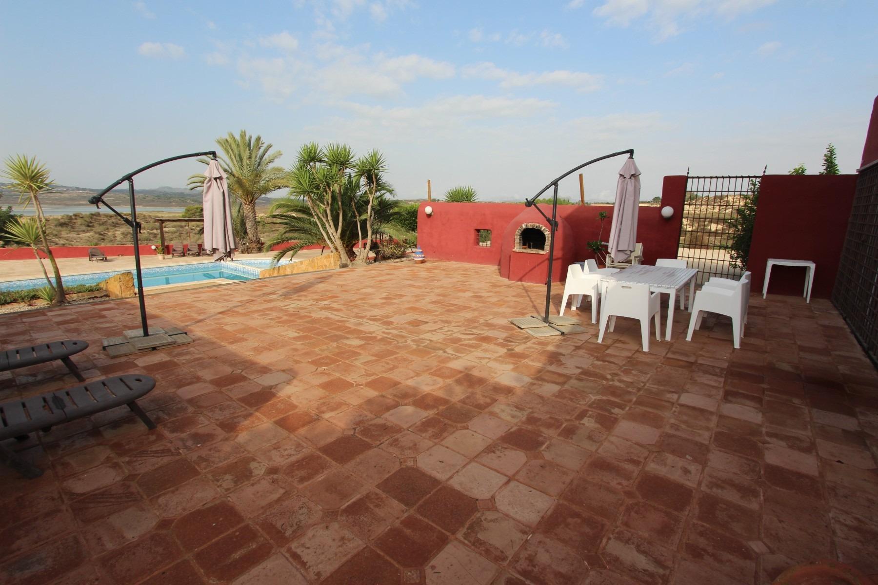 Huvila San Miguel de Salinas, Alicante, Espanja 4 makuuhuonetta,  No. 80190